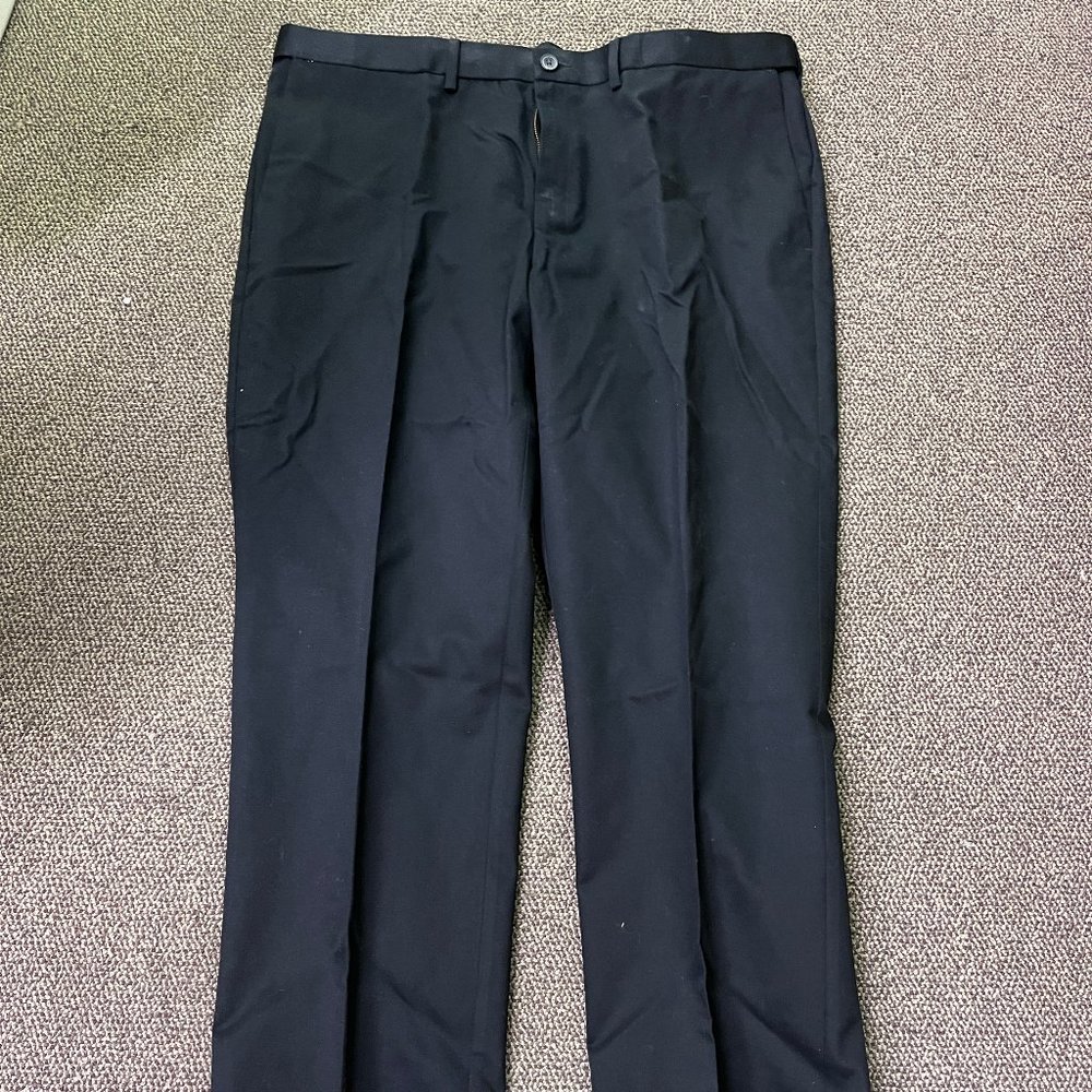 Mens Haggar Classic Fit Khaki Trousers Size 44W
